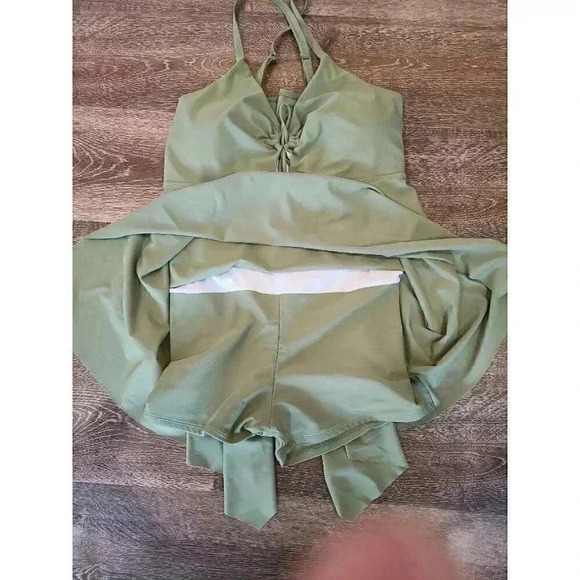 Hanna Nikole‎ Swimsuit size 16 - Picture 2 of 4